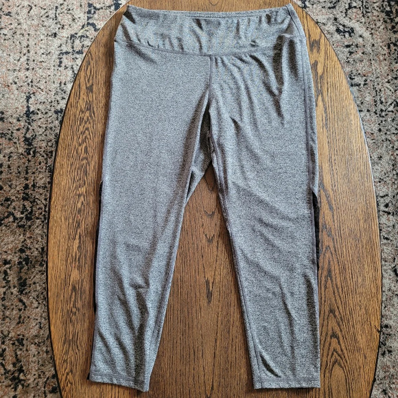 Pro Player Gray Black Wicking Body Mesh Activewear Capri Leggings Size Women's L - Picture 1 of 9